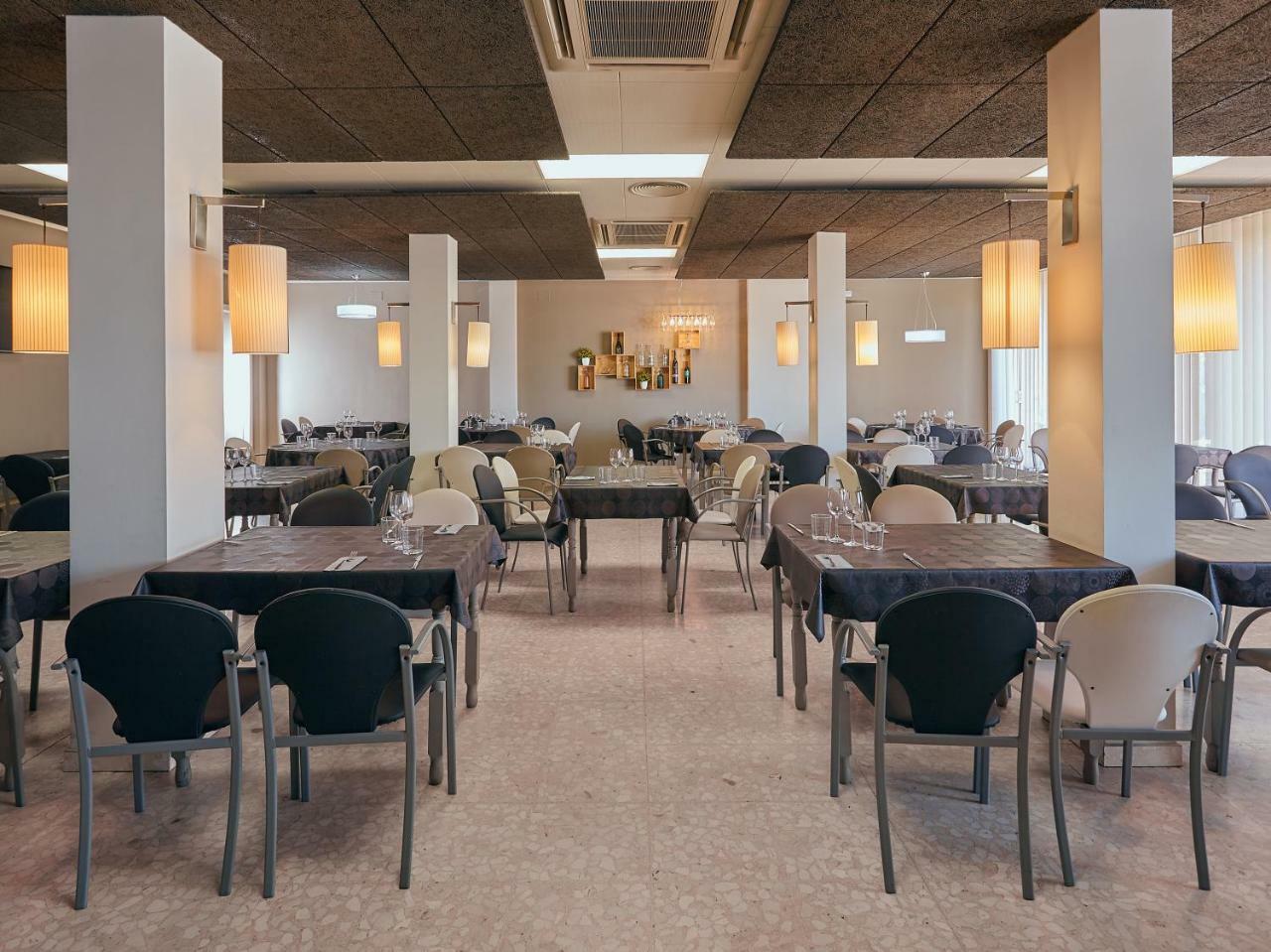 Hostal Nobadis Сервера Экстерьер фото