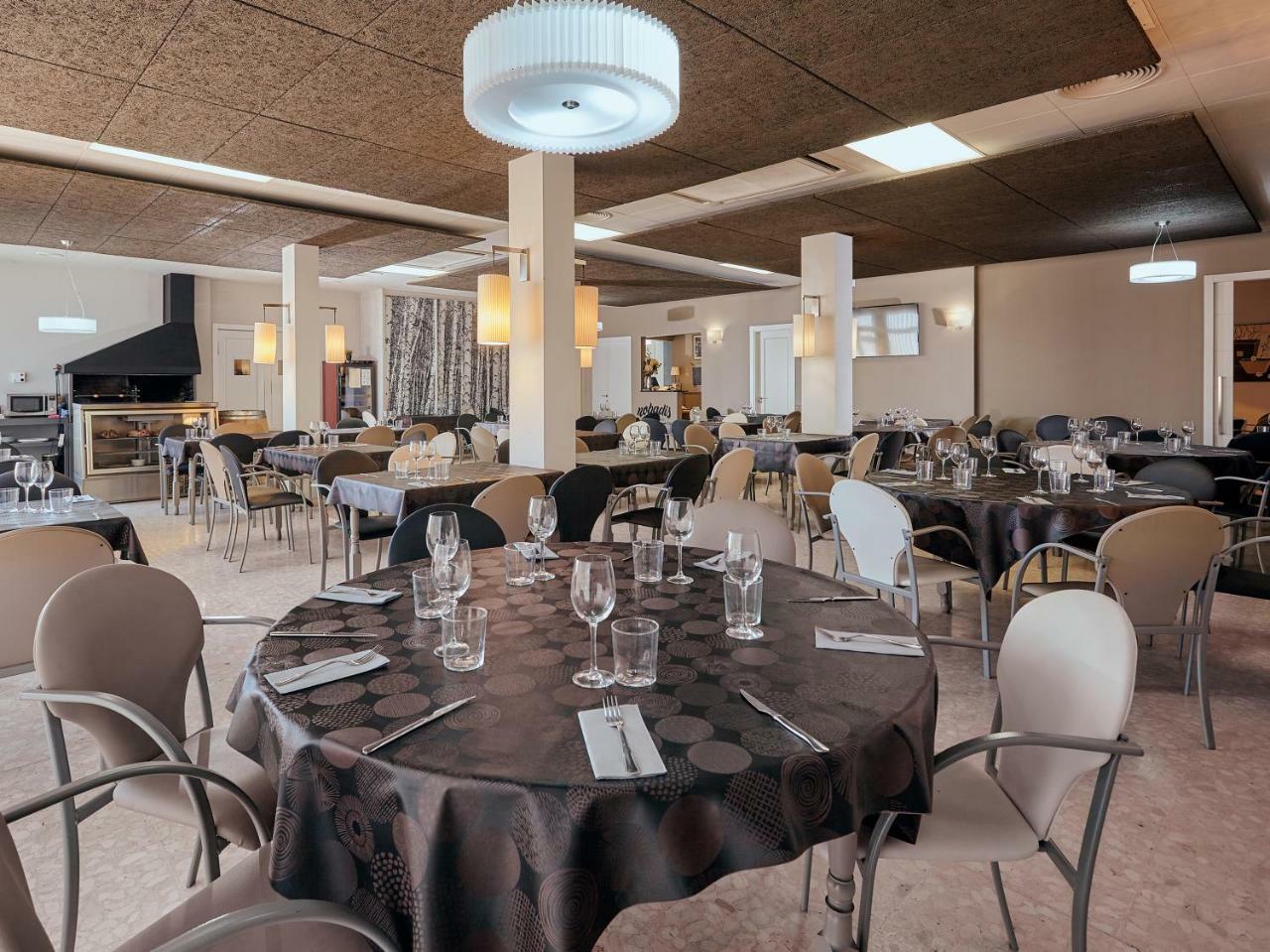 Hostal Nobadis Сервера Экстерьер фото